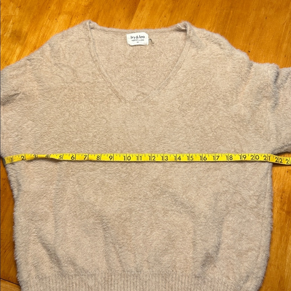 Ivy & Leo Tan Fuzzy V-Neck Sweater Relaxed Minimalist Cozy Soft Classic - Picture 7 of 8
